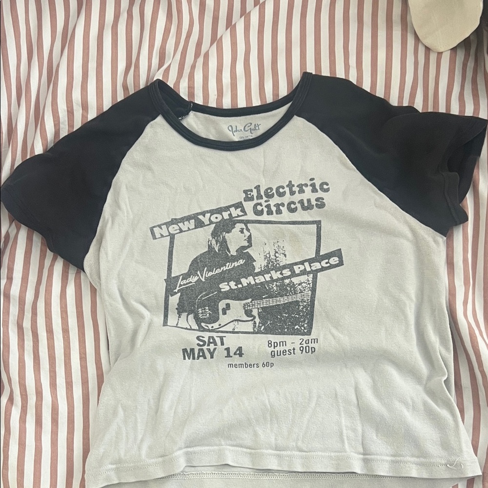 Brandy Melville Black and White Graphic Tee